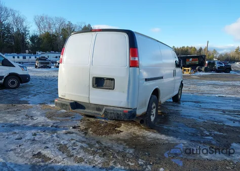2019 Chevrolet Express 2500 Work Van z USA, uszkodzony, nr VIN 1GCWGAF16K1251890